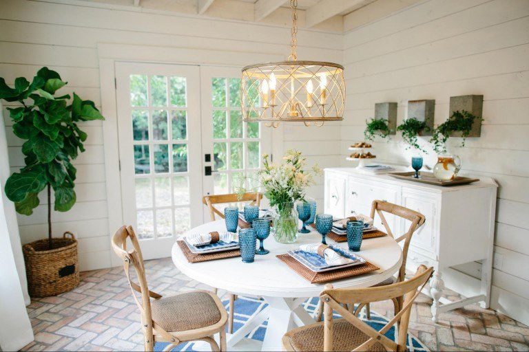 Fixer Upper Style Patriotic Tablescape