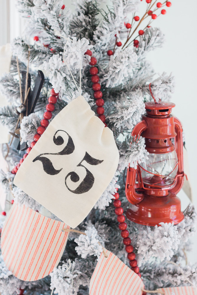 DIY Advent Calendar Bags! Easy Advent Calendar using muslin bags. FREE SVG stencil file included! 