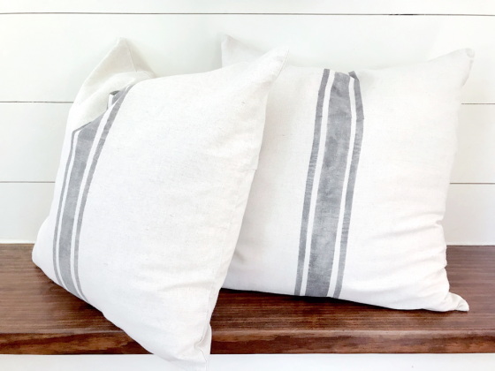 Easy DIY No Sew Grain Sack Pillow Cover for under $5!! The easiest way to make grain sack pillows!